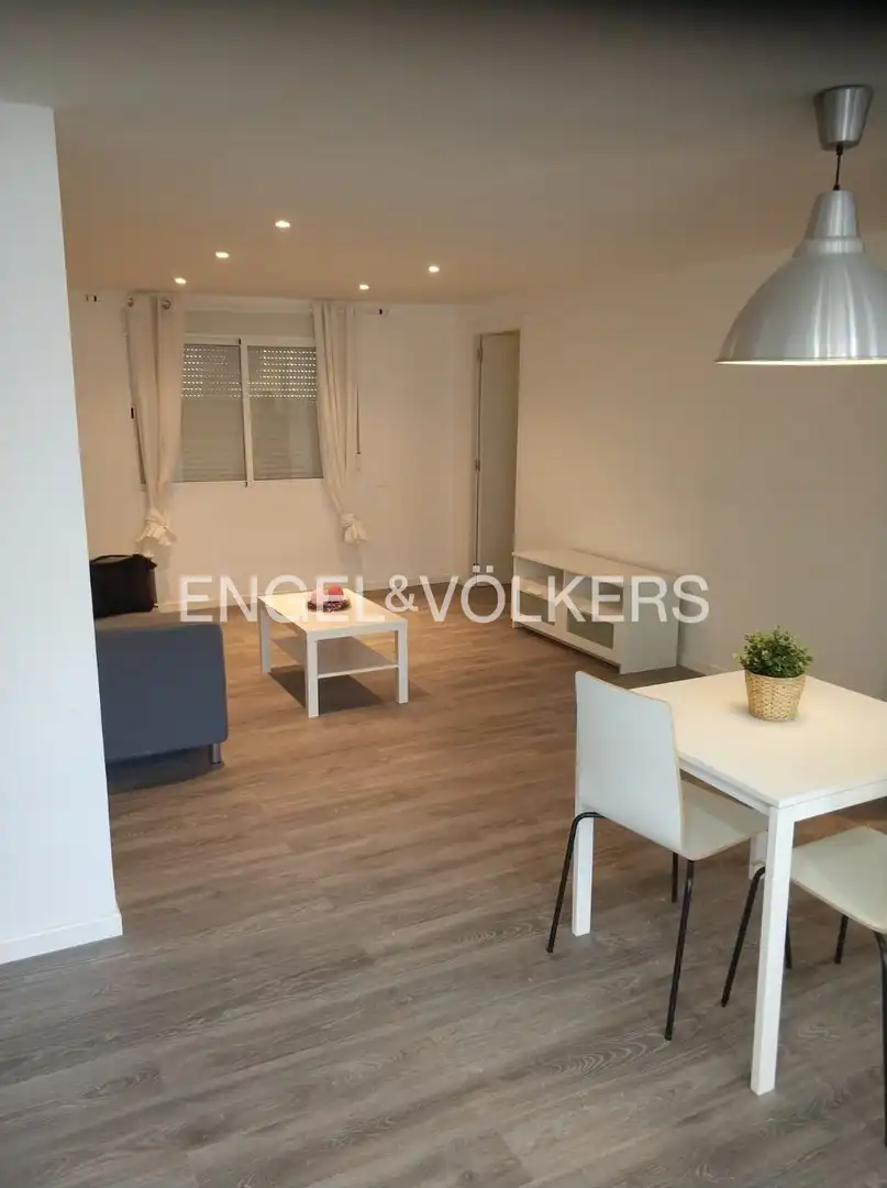 Sala d'estar de Pis de lloguer en Valencia amb Aire condicionat, Calefacció i Parquet