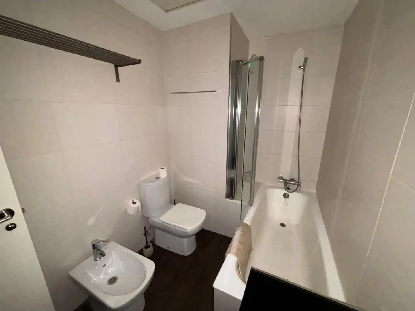 Baño de Piso de alquiler en Zaragoza con Aire acondicionado, Calefacción y Amueblado