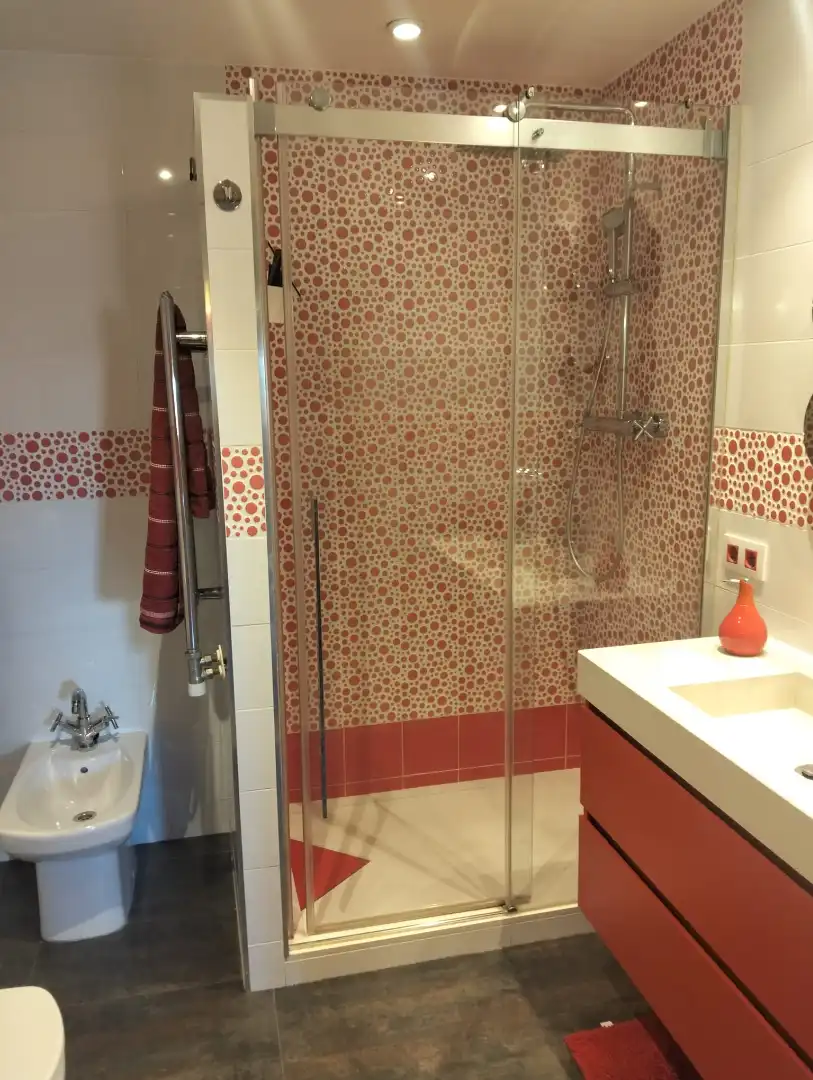 Bathroom of Flat for sale in Terrassa  with Air Conditioner, Heating and Storage room