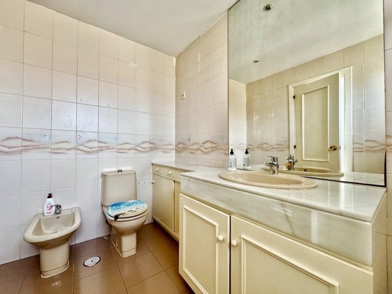 Bany de Pis en venda en Torremolinos amb Aire condicionat, Terrassa i Piscina