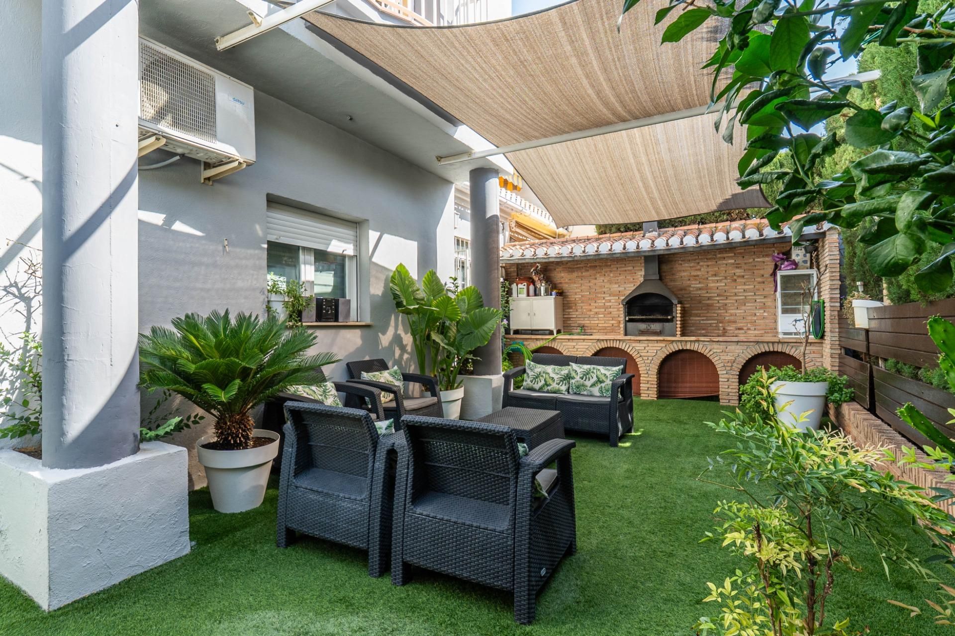 Terrassa de Casa adosada en venda en La Zubia amb Aire condicionat, Calefacció i Jardí privat