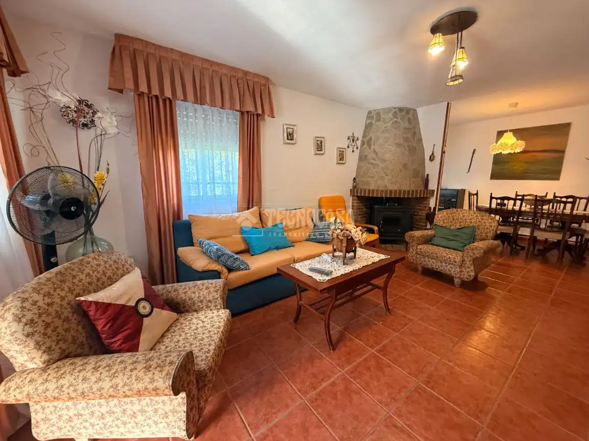 Sala de estar de Casa o chalet en venta en Serracines con Calefacción, Jardín privado y Terraza