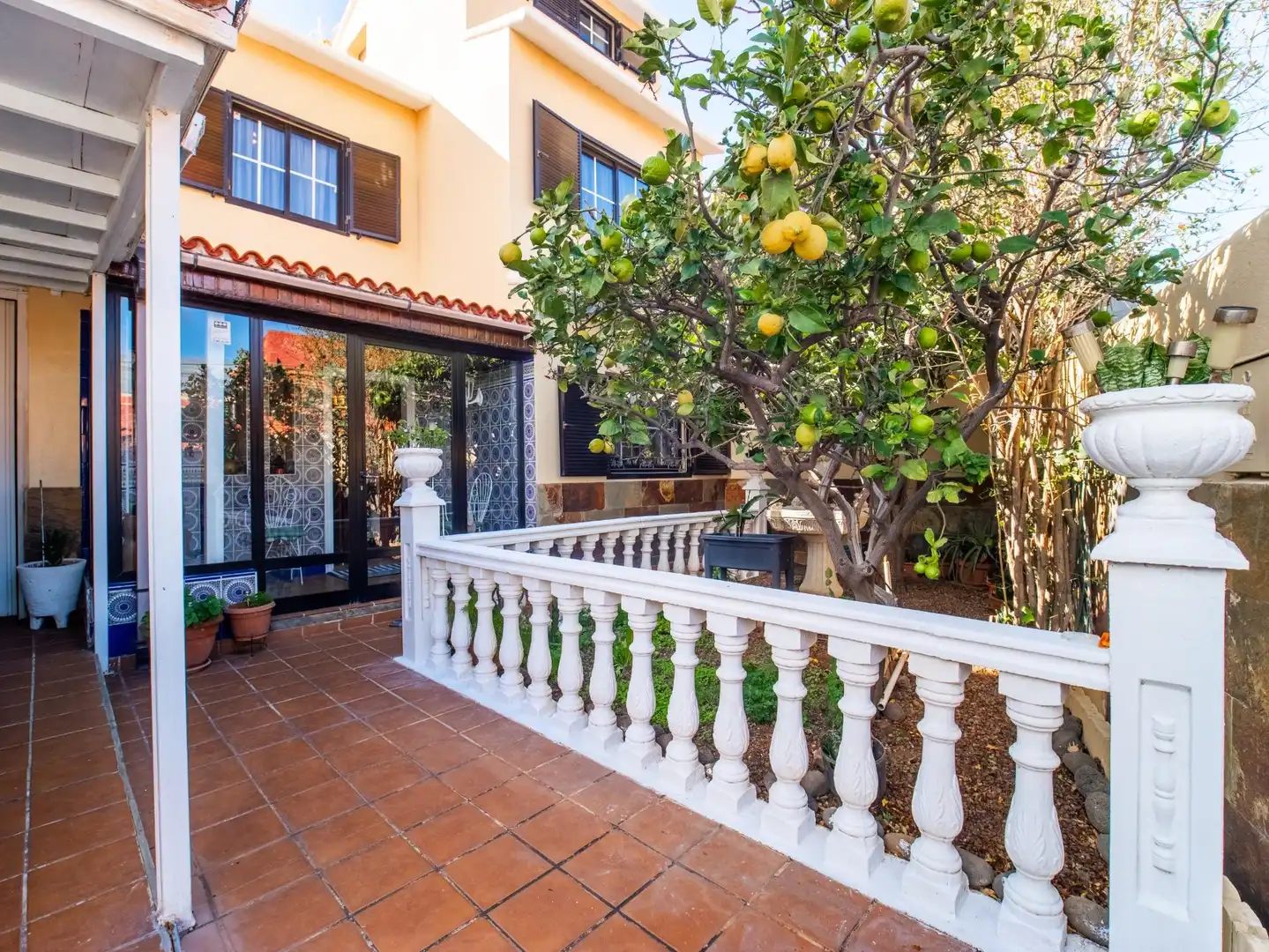 Terrassa de Casa adosada en venda en Candelaria amb Aire condicionat, Jardí privat i Piscina comunitària