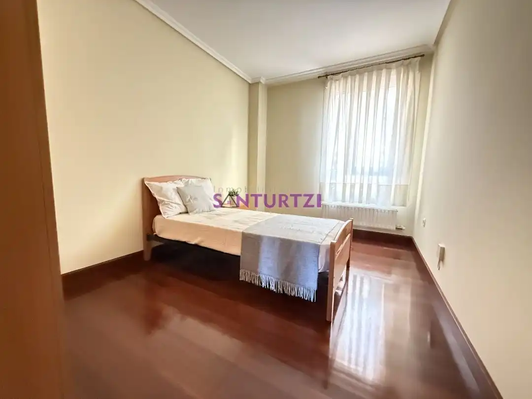 Bedroom of Flat for sale in Santurtzi   with Heating, Terrace and Furnished