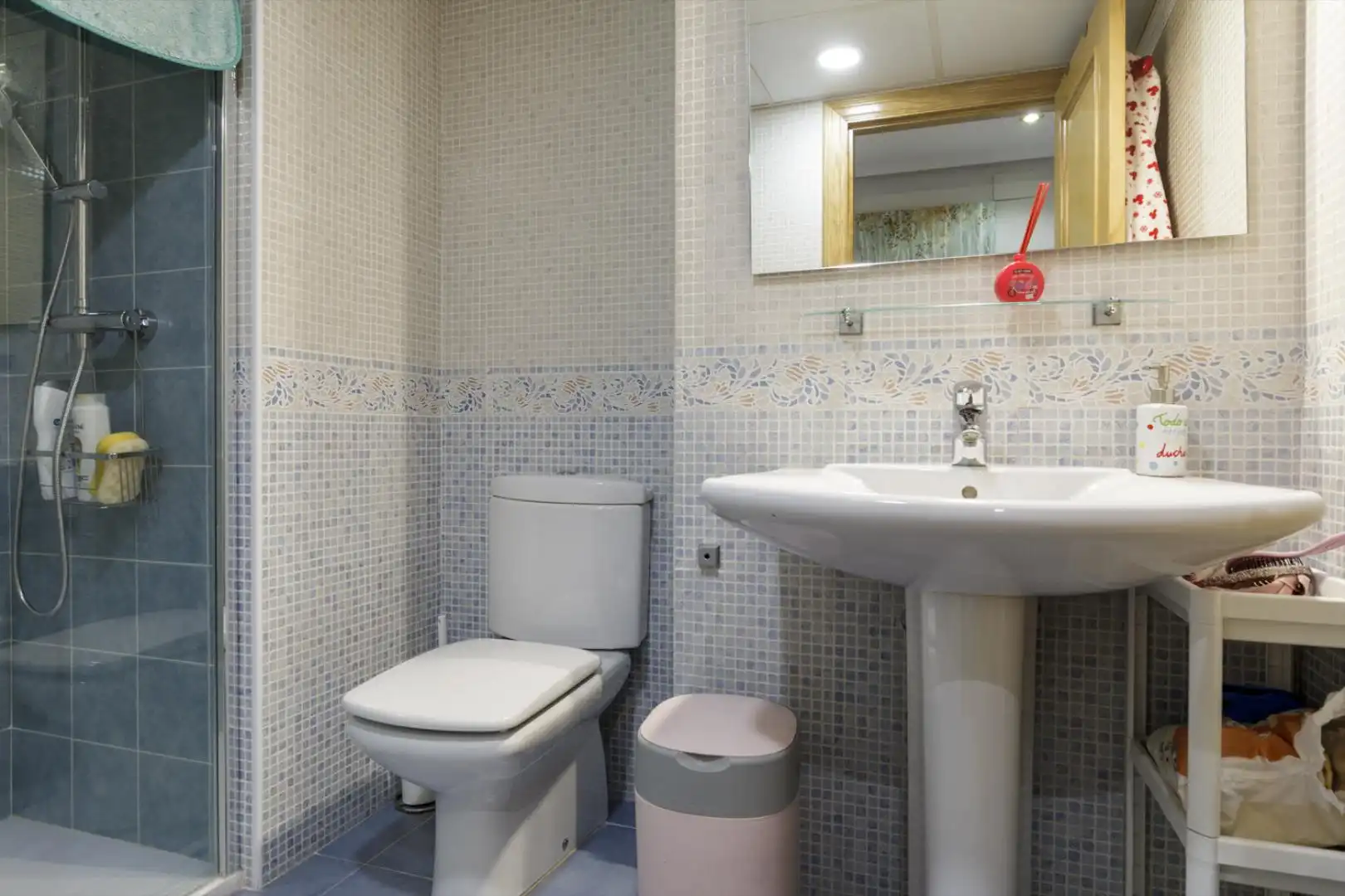 Bathroom of Flat for sale in Zaragoza  with Terrace, Storage room and Swimming Pool