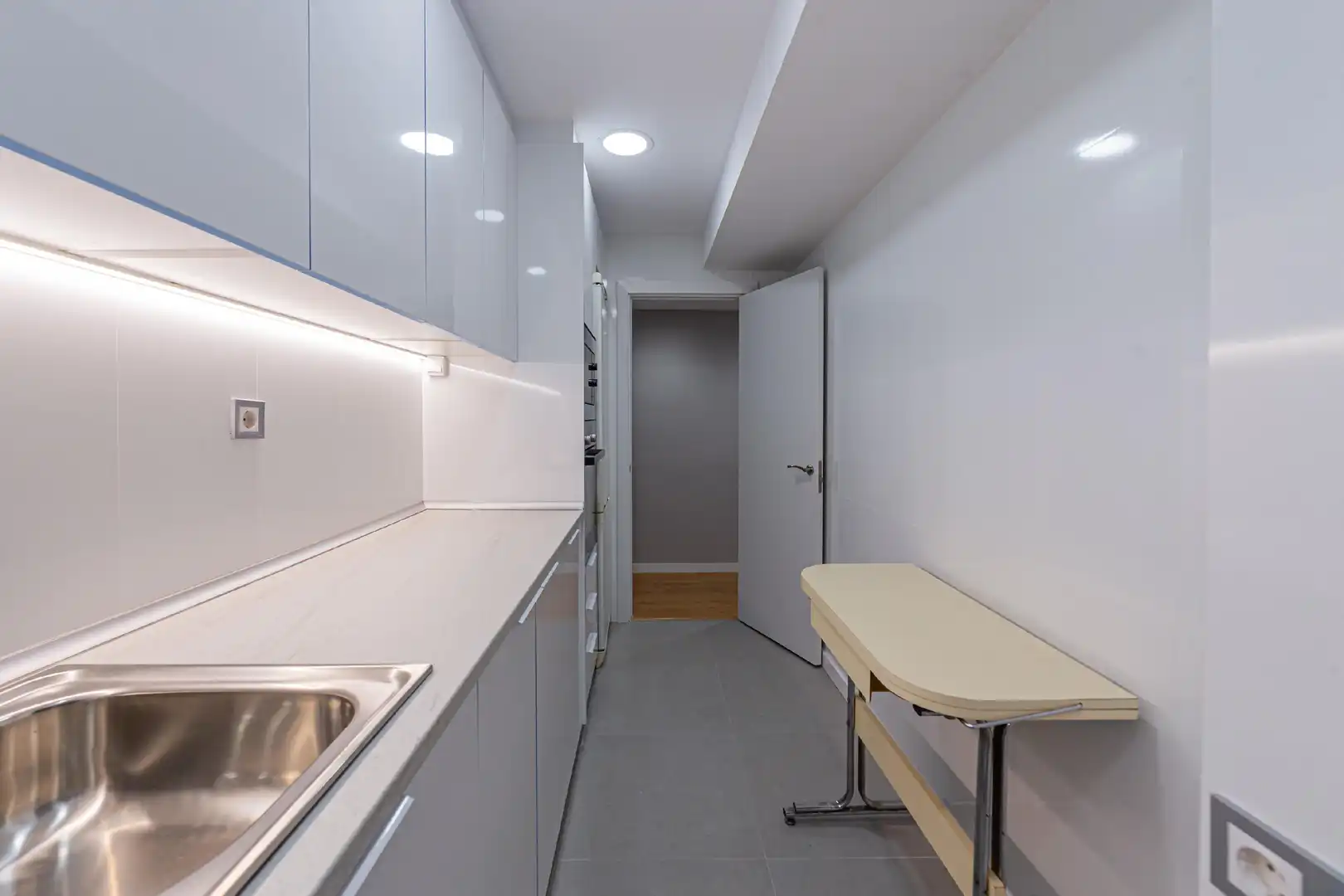 Cocina de Apartamento en venta en Barcelona con Calefacción y Parquet