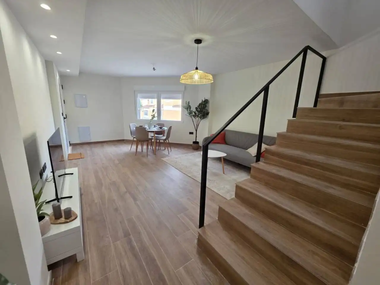 Casa adosada en venta en Pozo Cañada con Calefacción y Piscina comunitaria