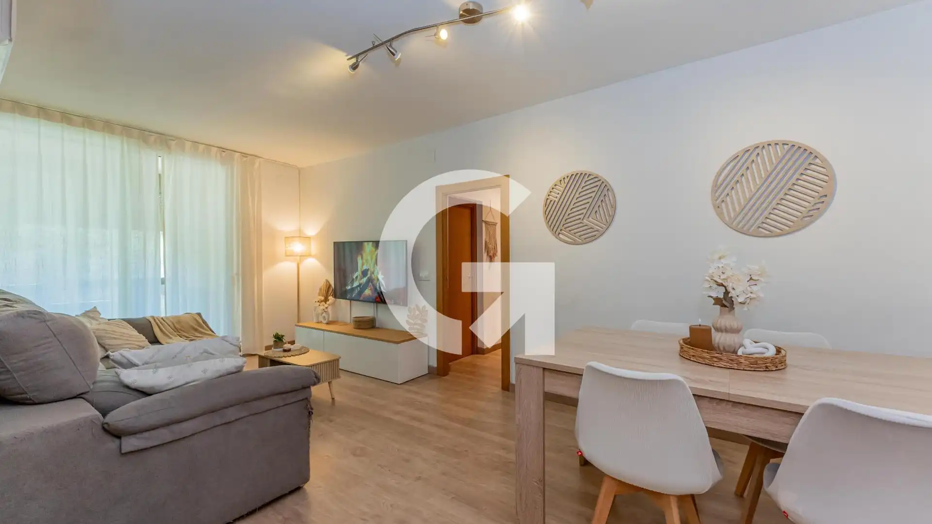 Sala d'estar de Pis en venda en Sant Boi de Llobregat amb Aire condicionat, Calefacció i Balcó