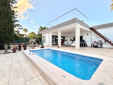 House with pool to rent in La Marina