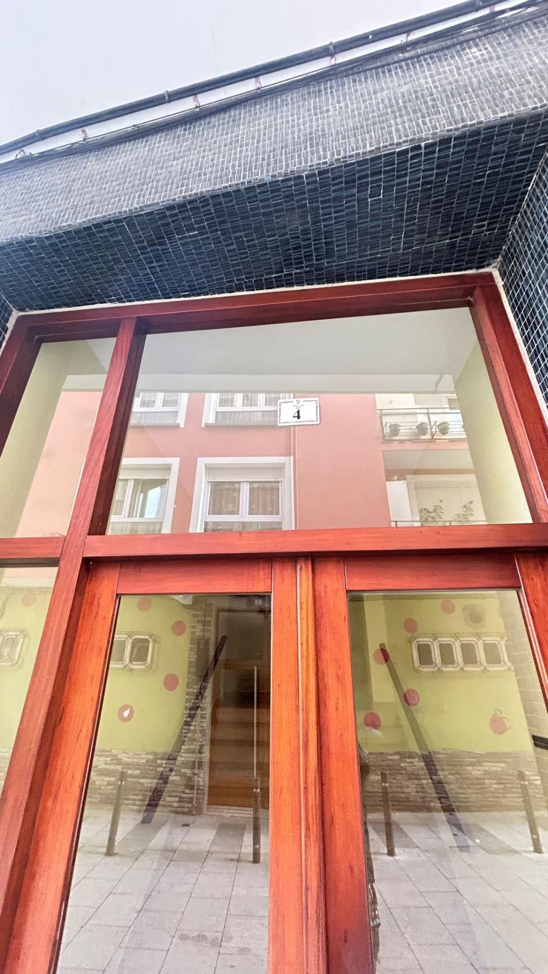 Vista exterior de Piso en venta en Santoña