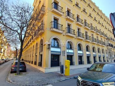 Pis amb ascensor en venda a Macarena