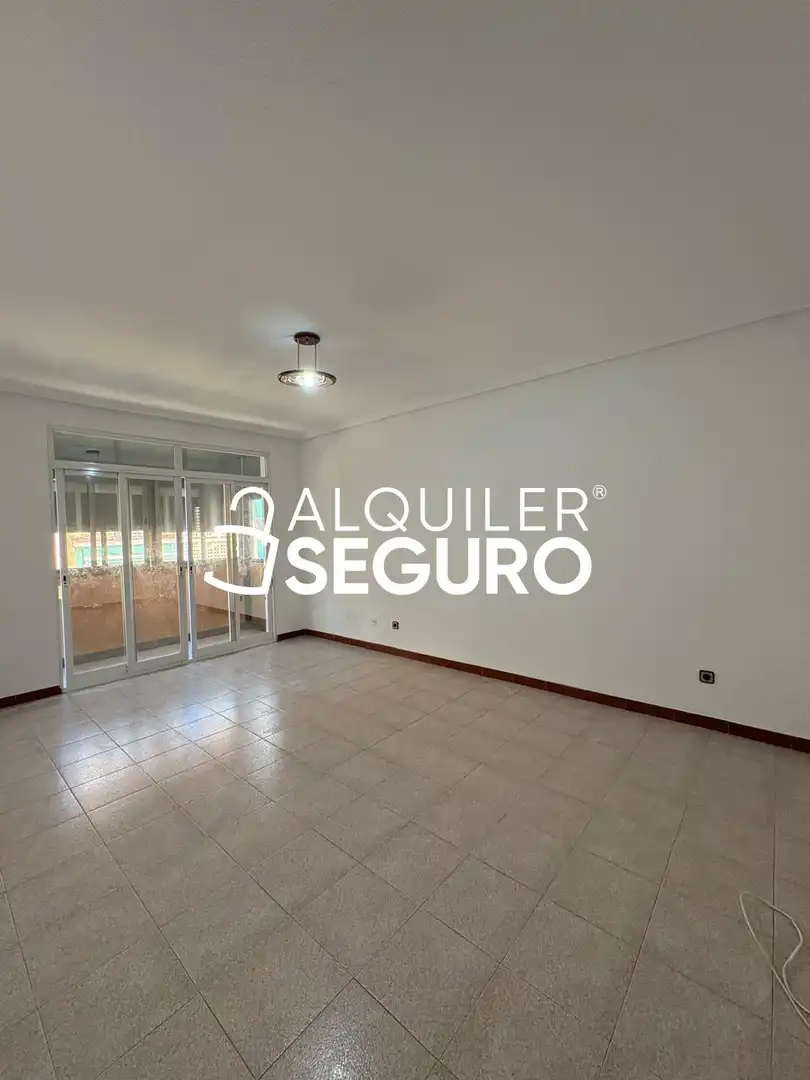 Exterior view of Flat for rent in Madrid  with Heating, Terrace and Furnished