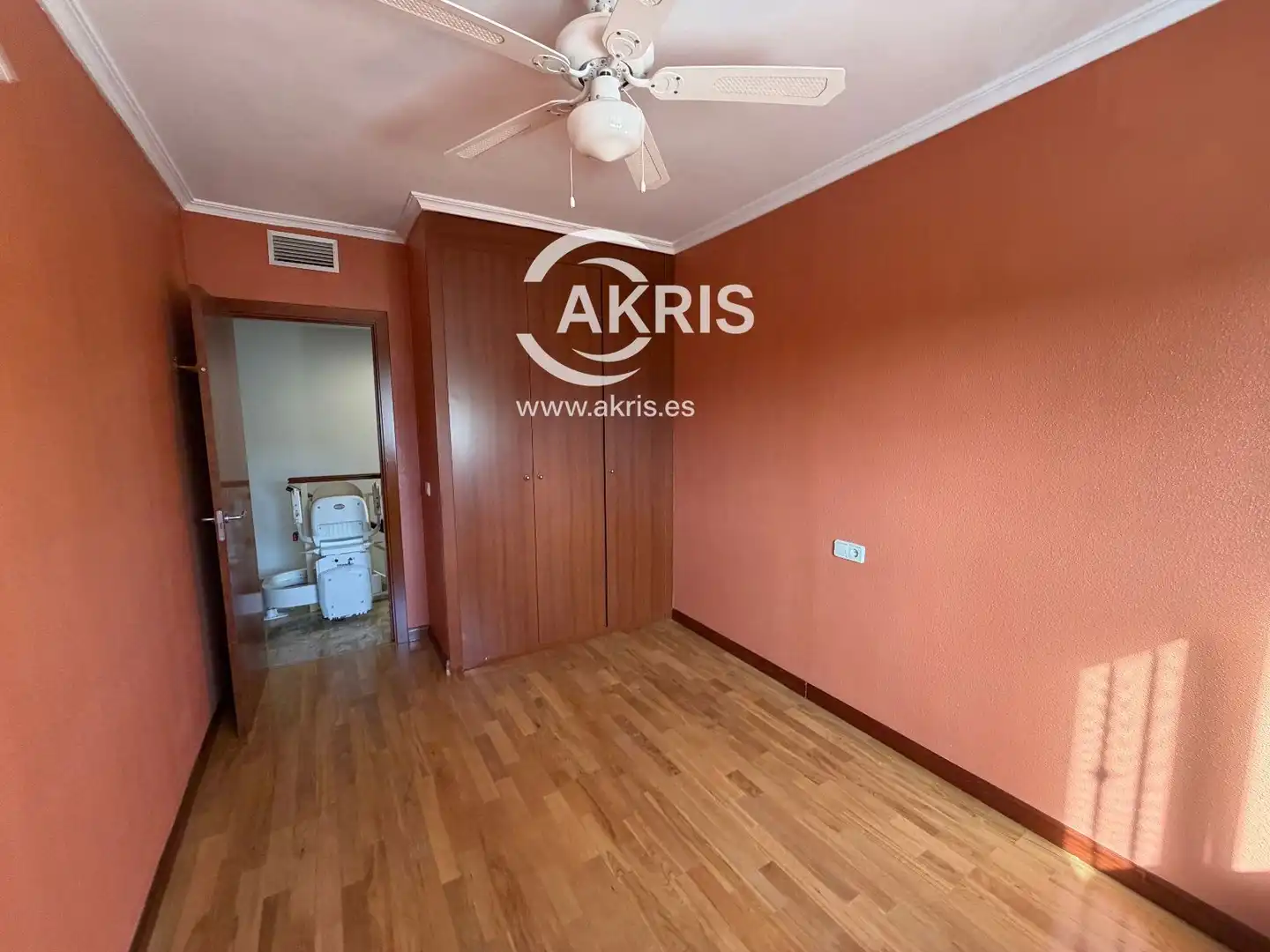 Dormitori de Casa adosada en venda en Toledo amb Aire condicionat, Jardí privat i Terrassa