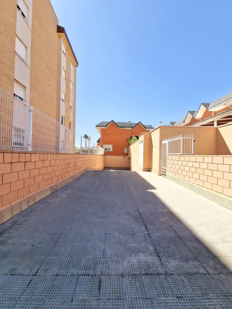 Exterior view of Houses for sale in Elche / Elx  with Air Conditioner, Heating and Private garden
