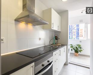 Cuina de Pis de lloguer en  Barcelona Capital amb Aire condicionat, Calefacció i Moblat