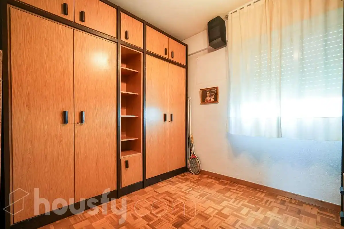 Bedroom of Flat for sale in Madrid  with Heating, Terrace and Storage room