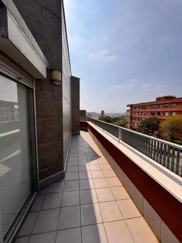 Terrasse von Einfamilien-Reihenhaus zum Verkauf in Sopela mit Heizung, Privatgarten und Terrasse