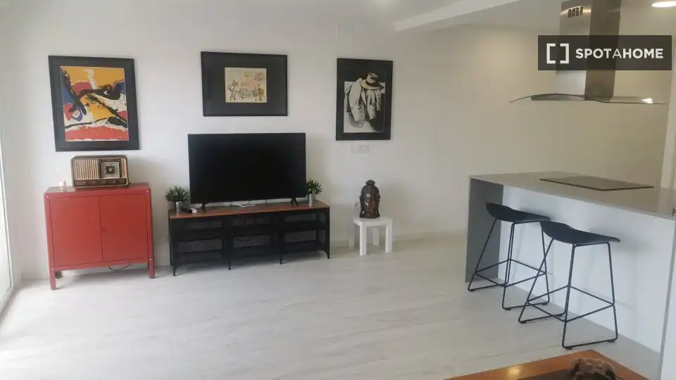Sala d'estar de Pis de lloguer en Valencia amb Aire condicionat, Calefacció i Moblat