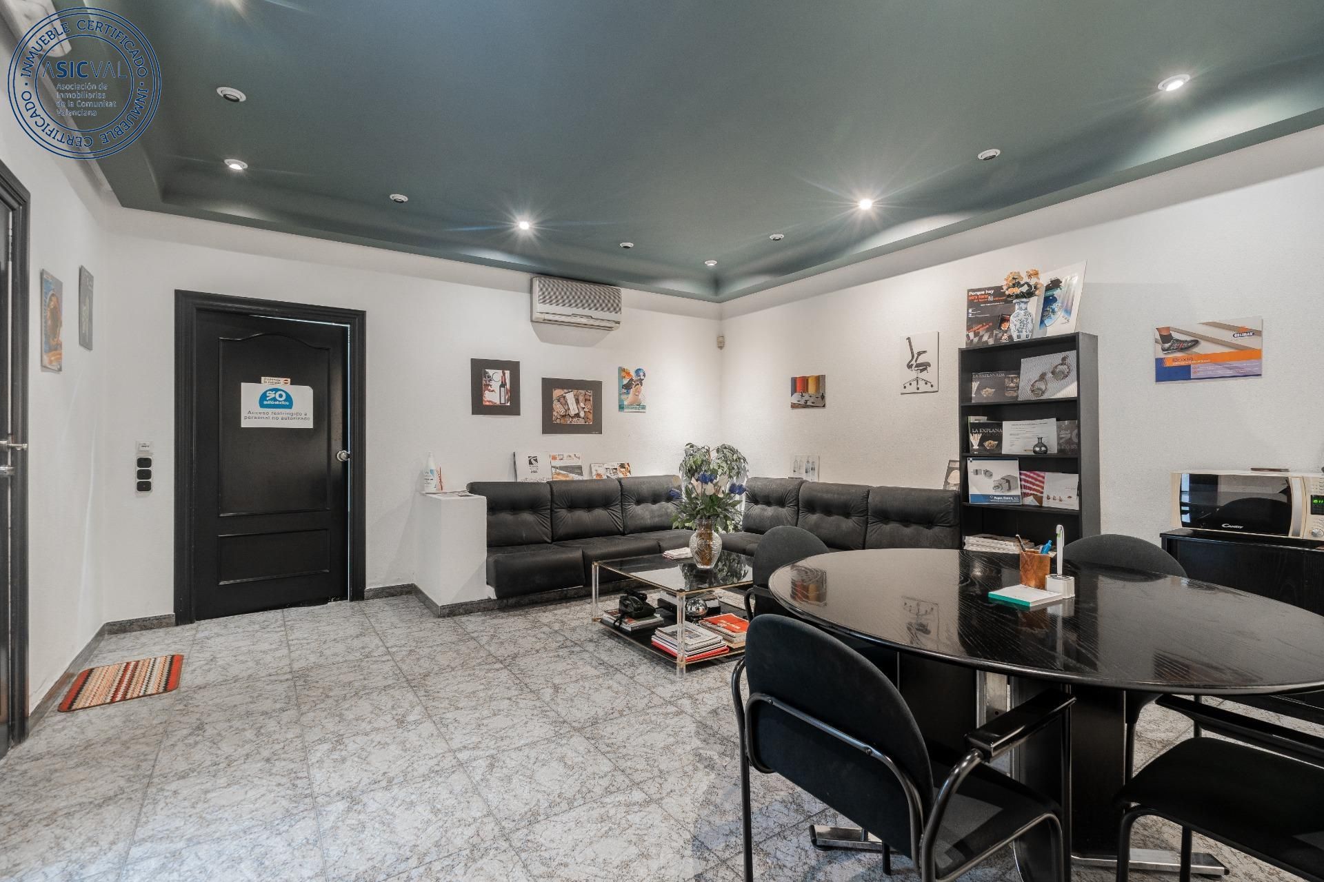 Premises for sale in Xirivella  with Air Conditioner