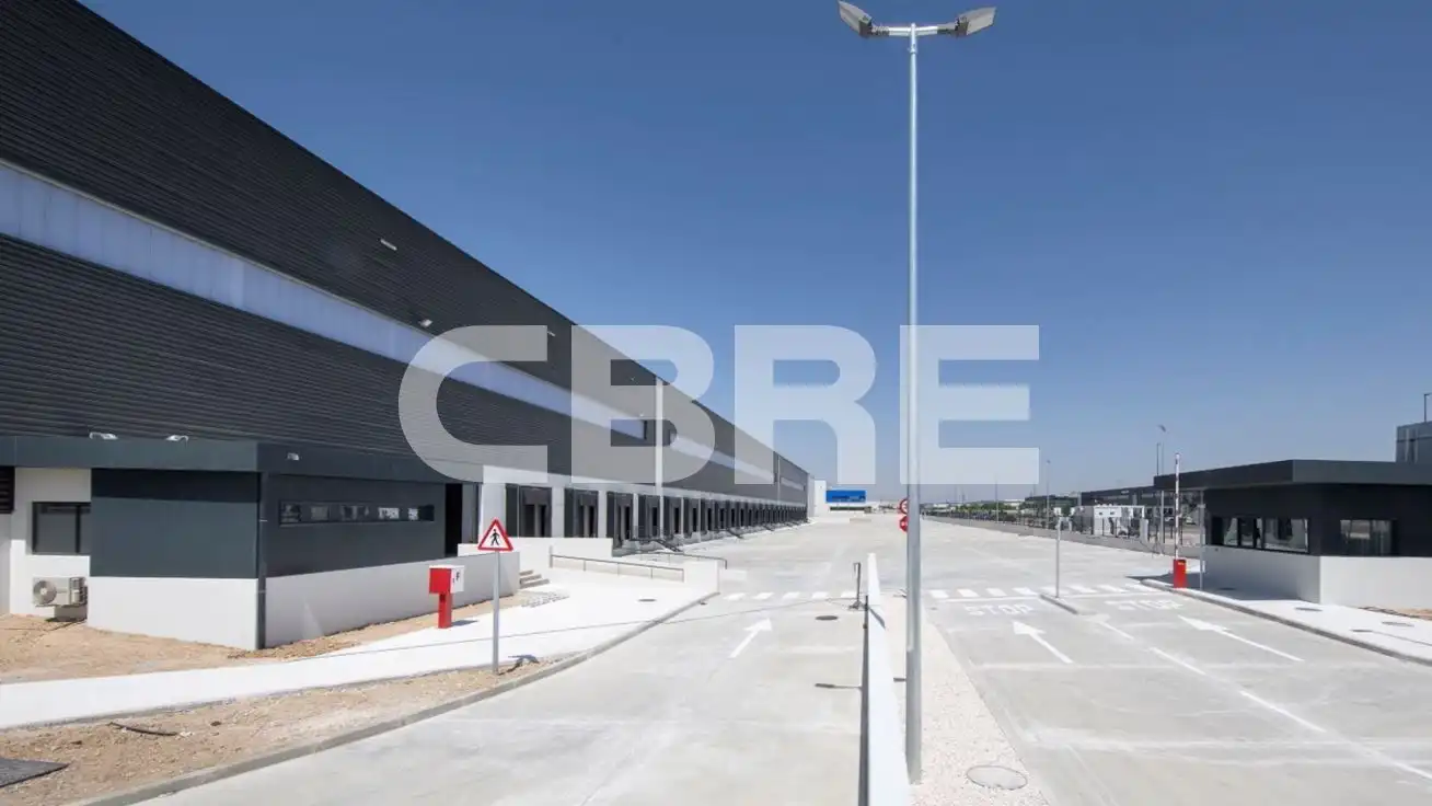 Außenansicht von Fabrikhallen zur Miete in Torrejón de Ardoz
