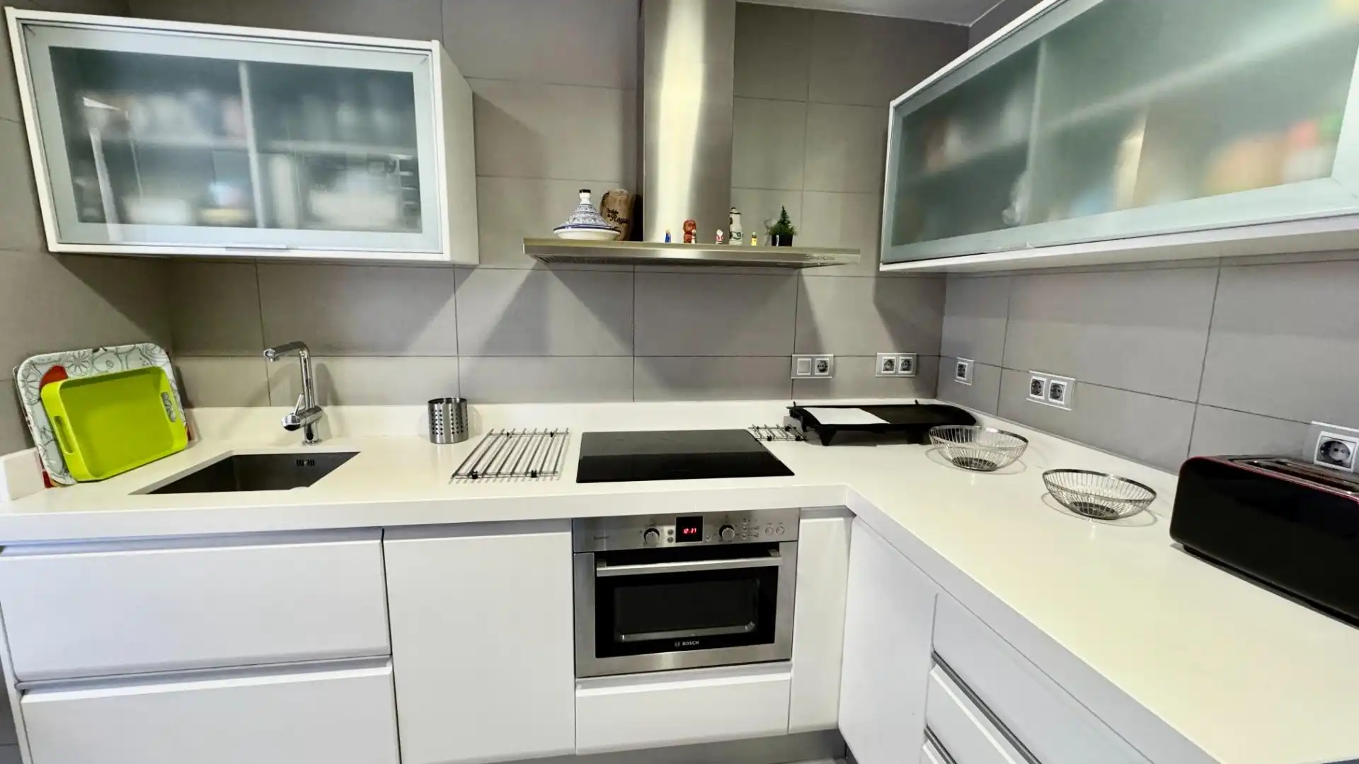 Flat for sale in Avenida Avenida de la Ilustración, 85, Campus de la Salud