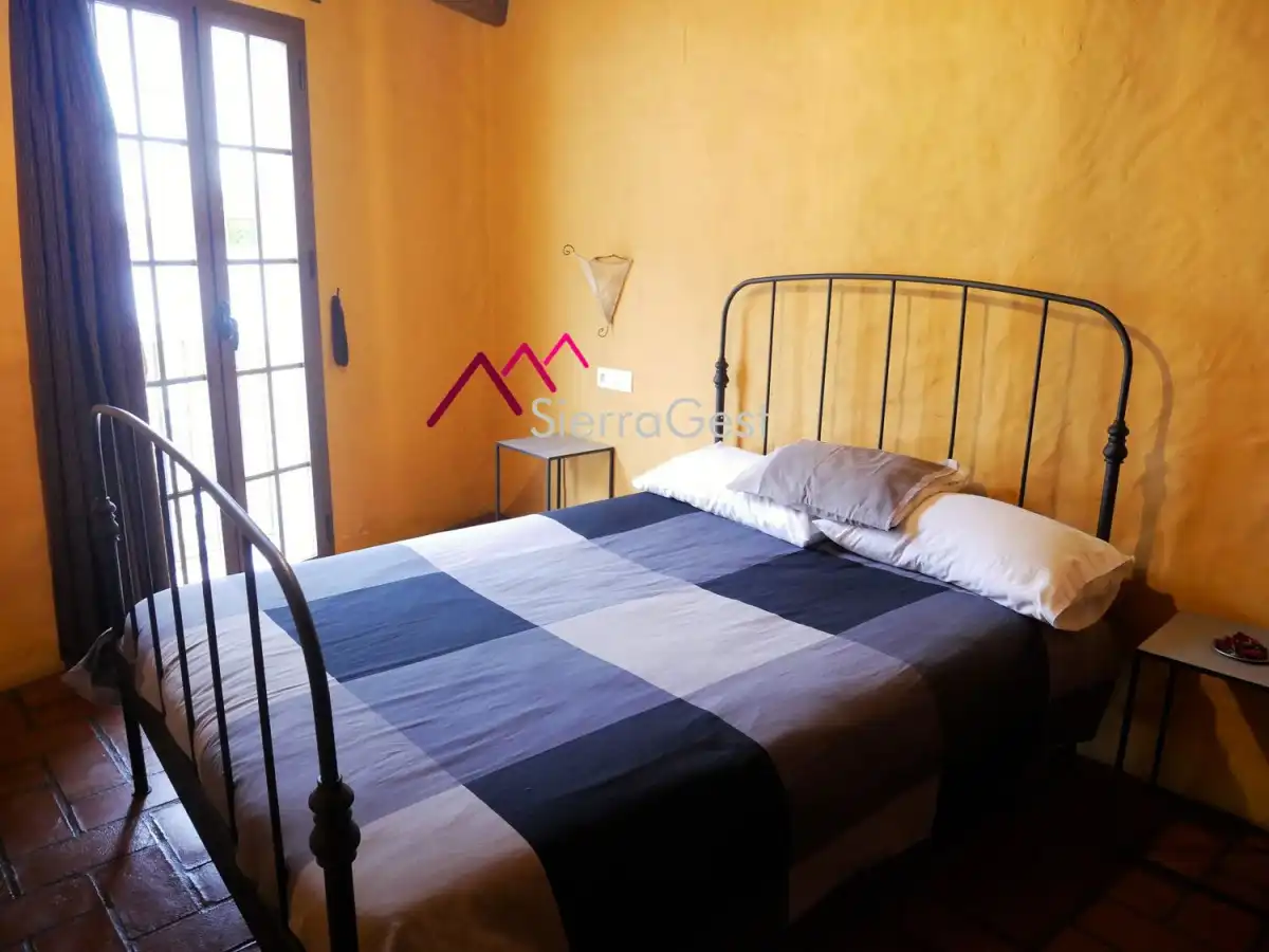 Habitación de Edificio en venta en Ubrique