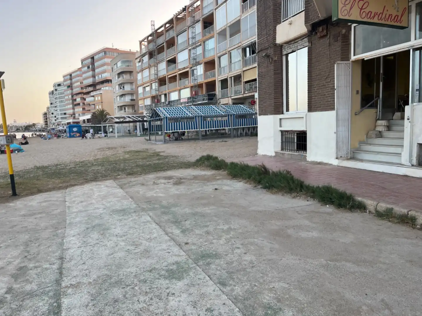 Parkplatz von Geschaftsraum zur Miete in Torrevieja mit Klimaanlage und Terrasse