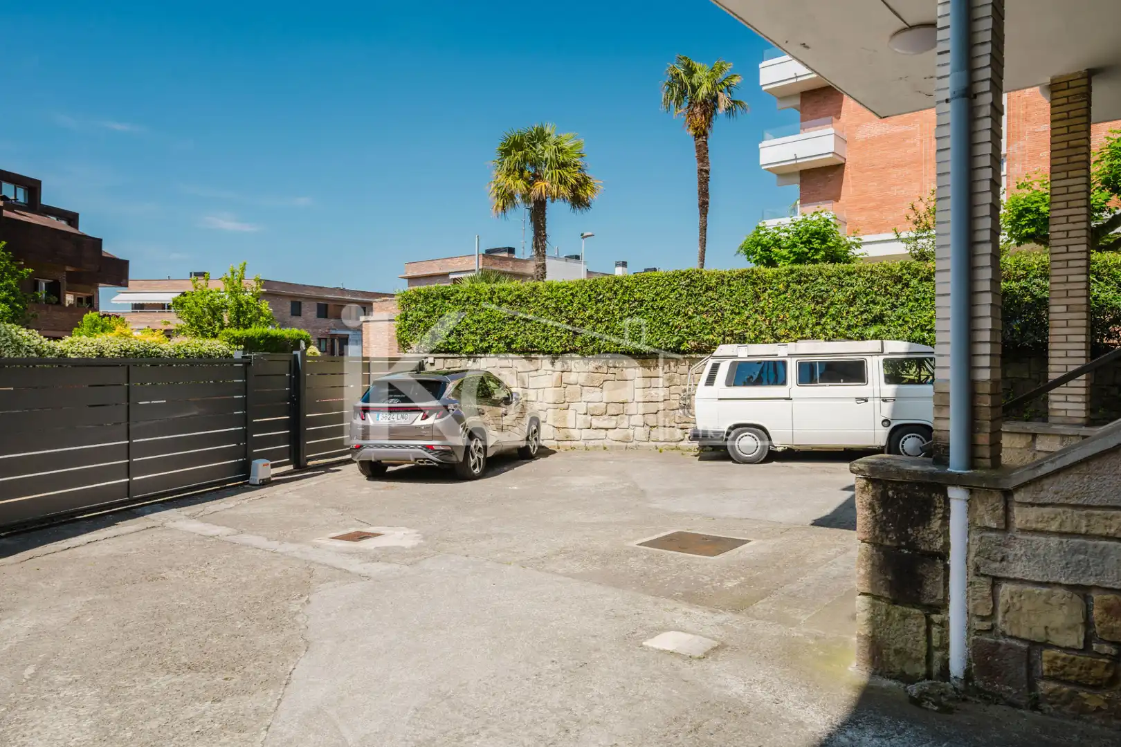 Aparcament de Dúplex en venda en Donostia - San Sebastián  amb Forn, Rentadora i Microones