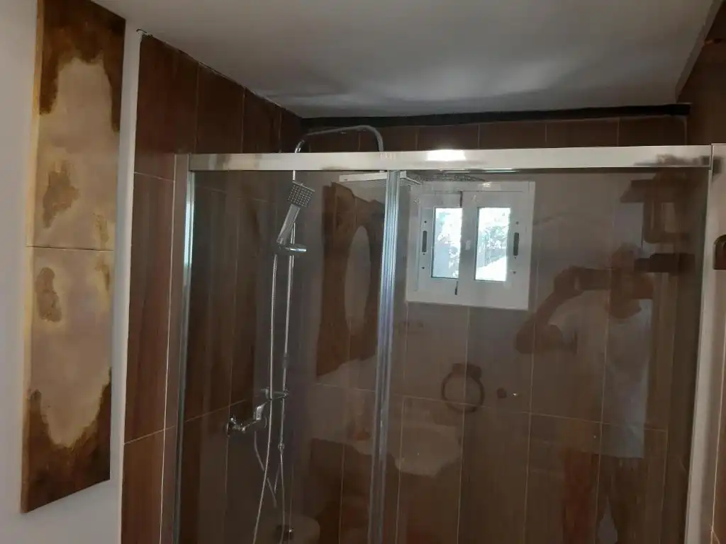 Badezimmer von Haus oder Chalet zur Miete in L'Ametlla de Mar  mit Klimaanlage, Privatgarten und Schwimmbad