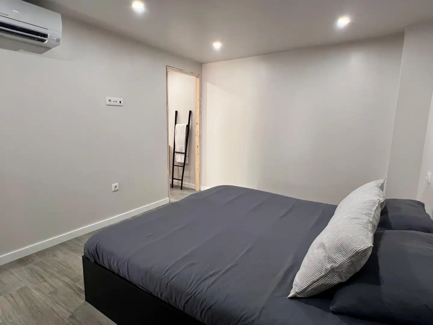 Bedroom of Flat for rent in Elche / Elx  with Air Conditioner and Furnished