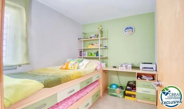 Bedroom of Apartments for sale in Roses  with Air Conditioner and Furnished