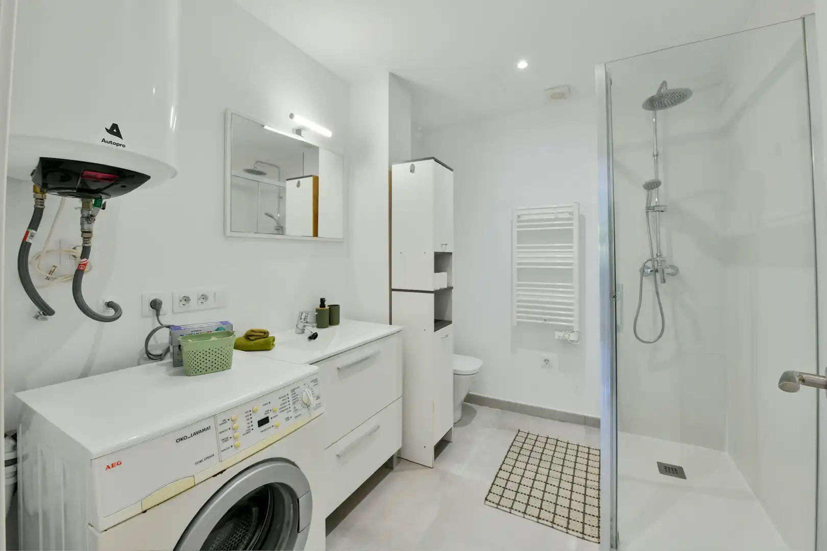 Bathroom of Ground floor for rent in Calvià  with Air Conditioner, Heating and Terrace