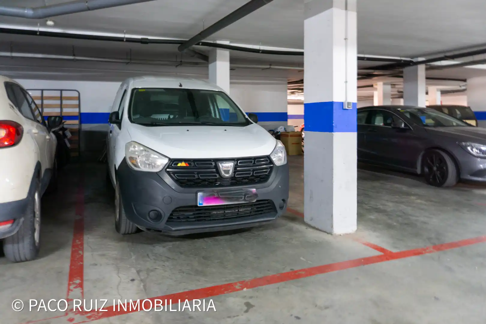 Parking de Piso en venta en Almería con Balcón