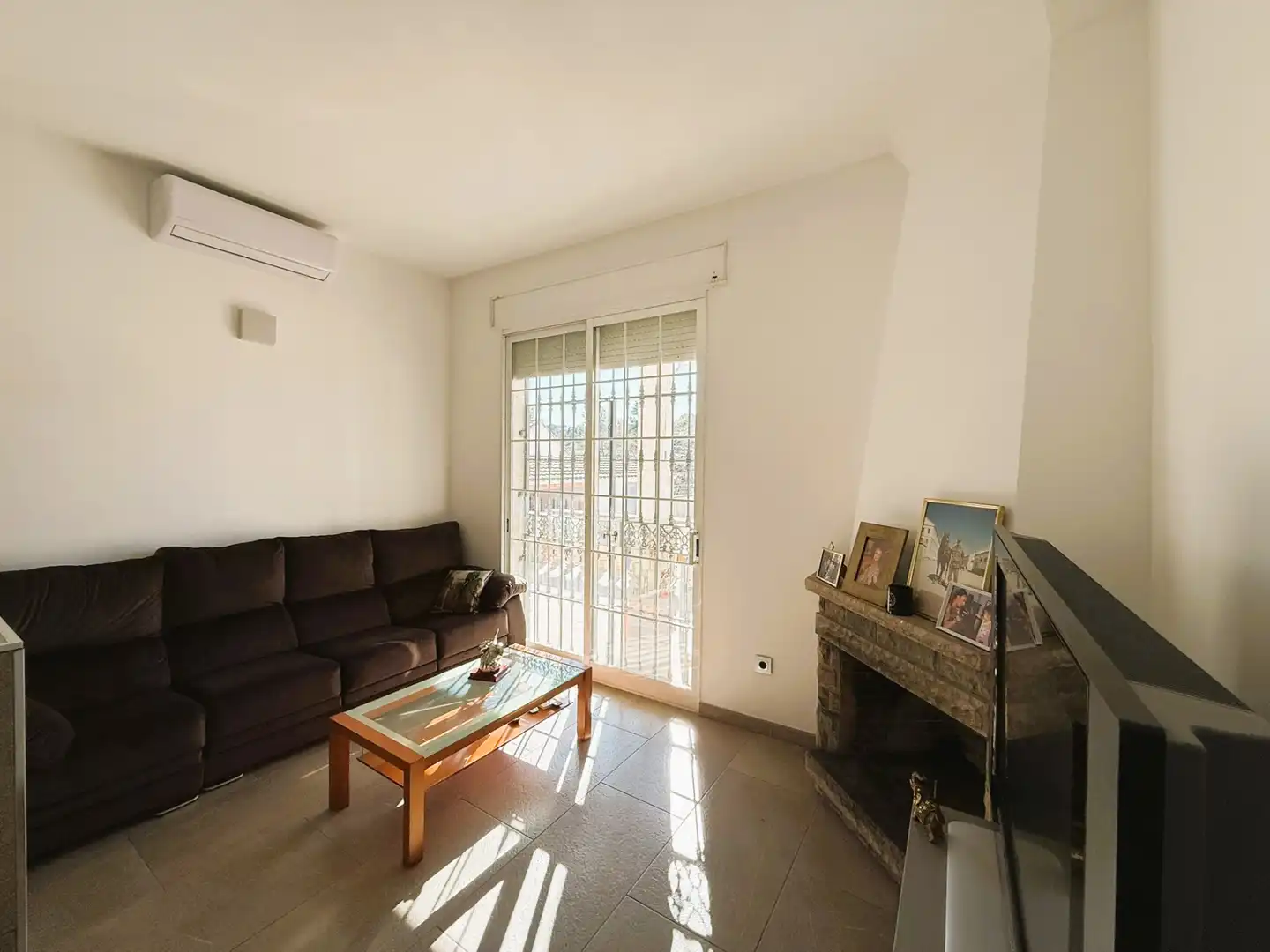 Sala de estar de Casa o chalet en venta en Lliçà d'Amunt con Aire acondicionado, Calefacción y Jardín privado