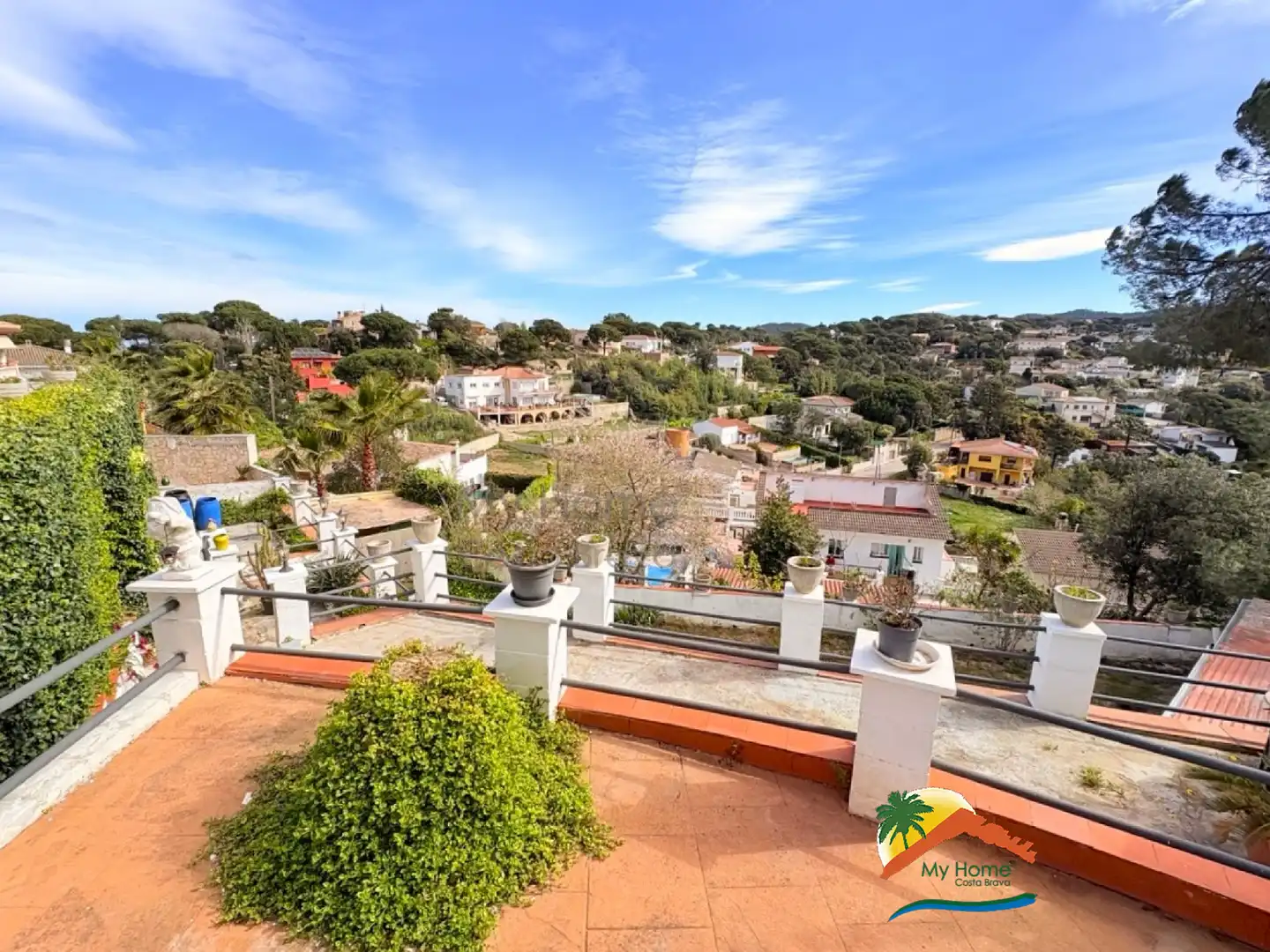 Casa amb piscina en venda a Aiguaviva Parc, imagen 3