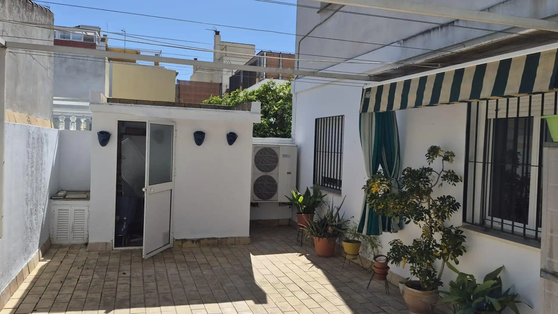 Terrace of Single-family semi-detached for sale in Gines  with Air Conditioner