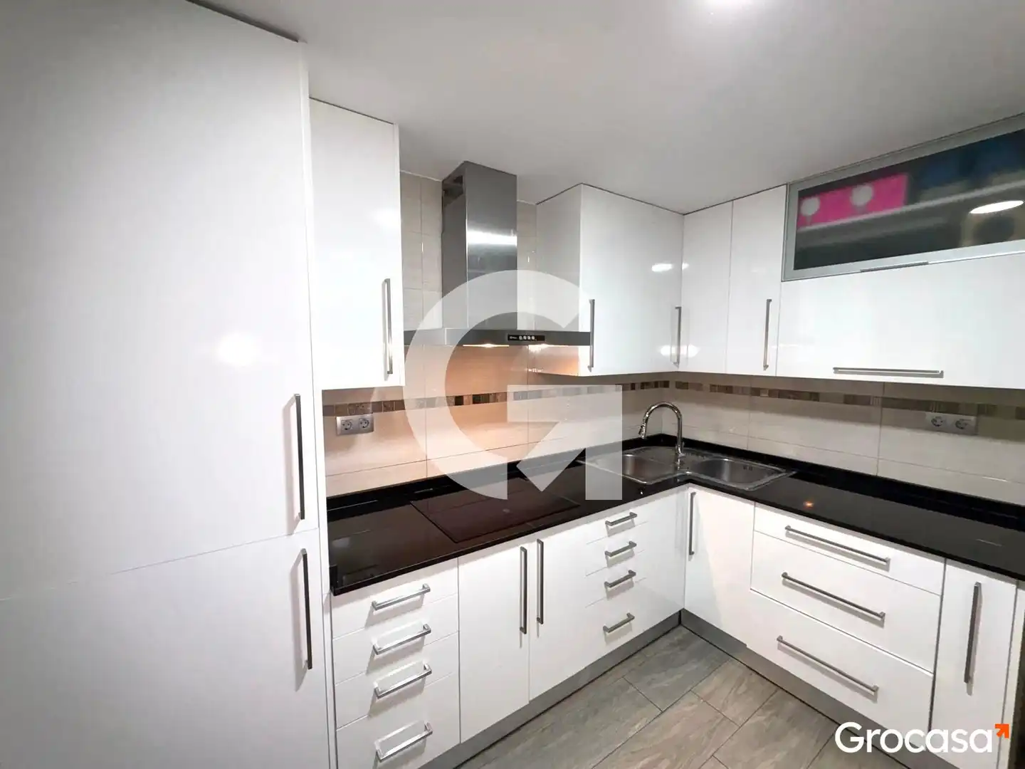 Kitchen of Flat for sale in Mataró  with Furnished, Oven and Washing machine