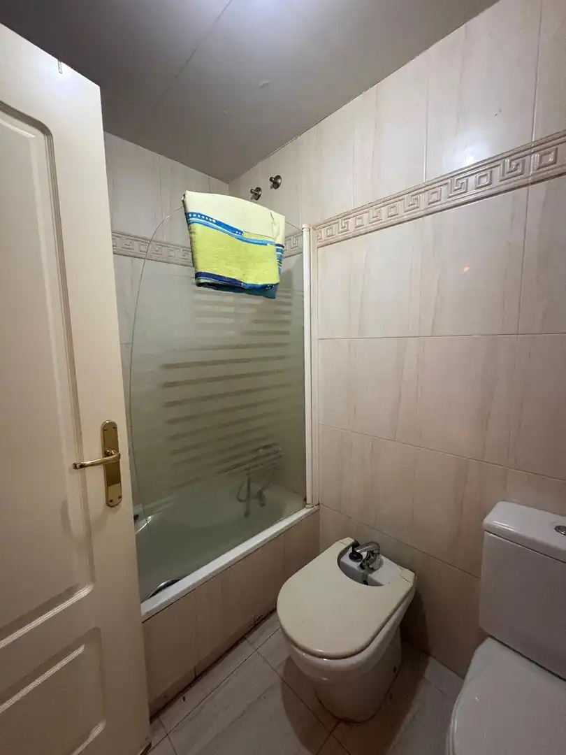 Baño de Piso en venta en Salamanca con Calefacción, Terraza y Trastero