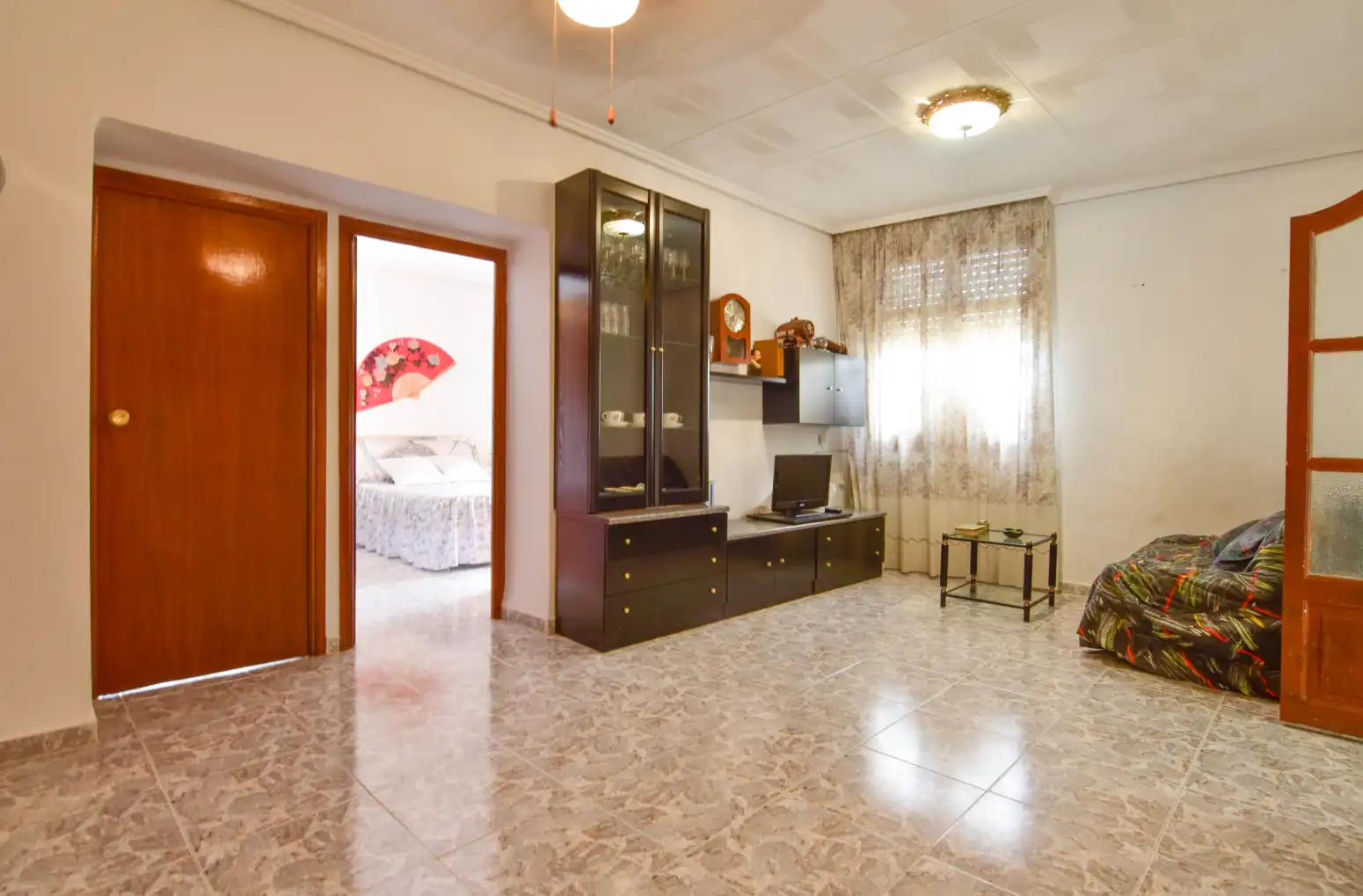 Sala d'estar de Casa o xalet en venda en Marines amb Aire condicionat, Terrassa i Balcó