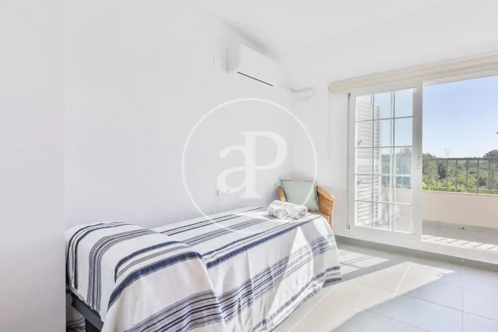 Habitación de Ático de alquiler en Bétera con Aire acondicionado, Calefacción y Jardín privado