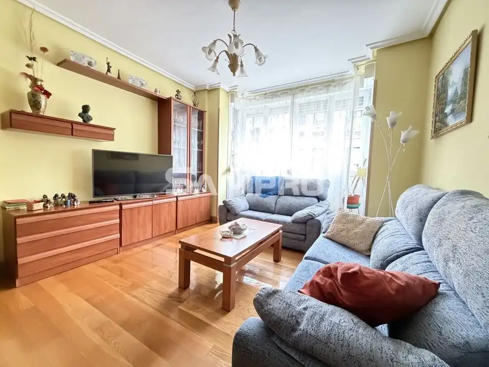 Wohnzimmer von Wohnung zum Verkauf in Aramaio mit Heizung, Abstellraum und Balkon