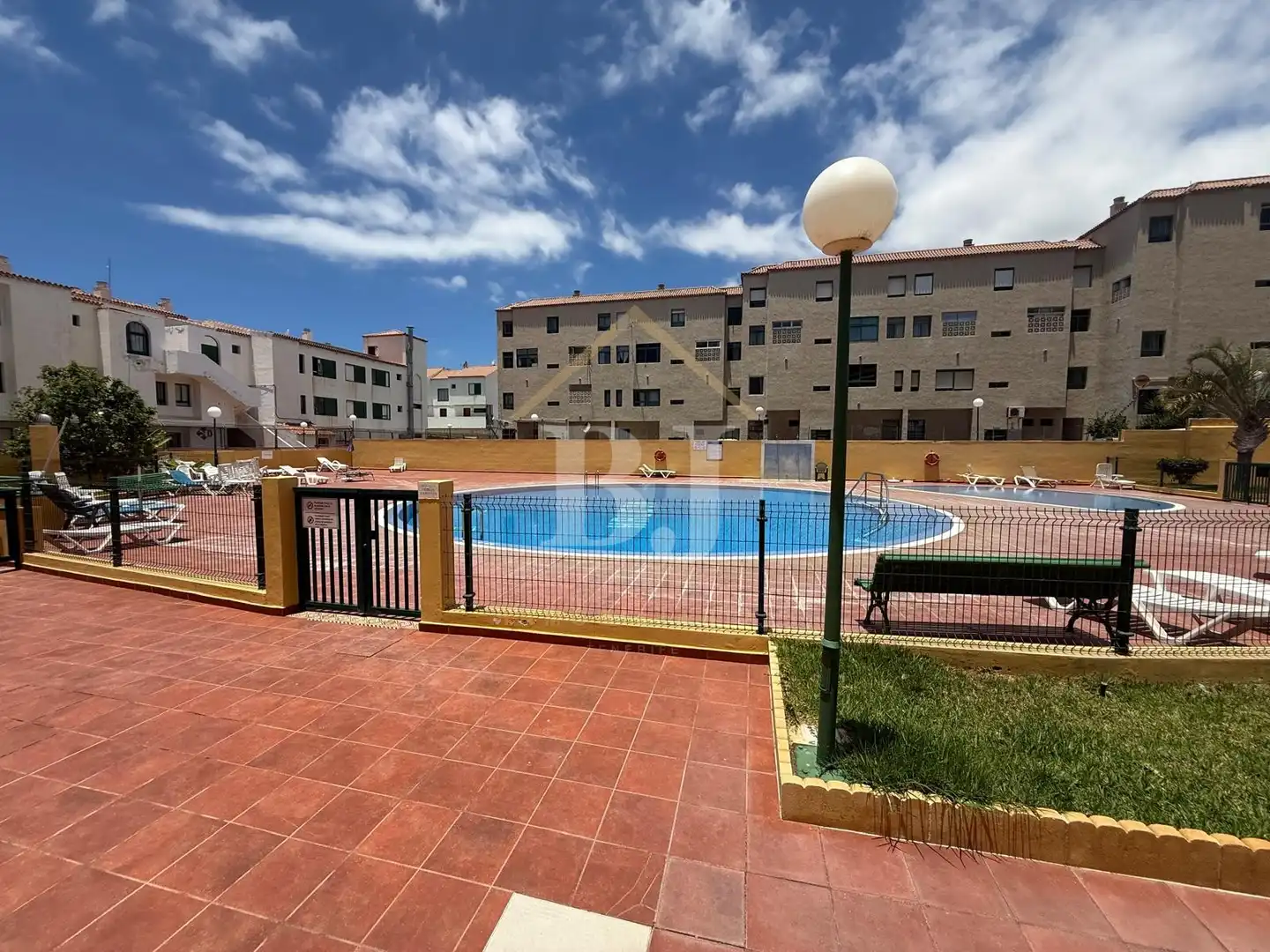 Piscina de Apartamento en venta en Arona con Terraza, Trastero y Amueblado