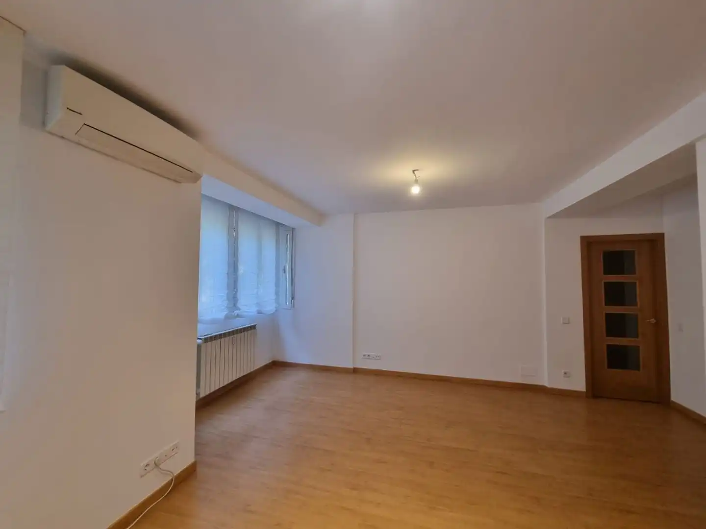Living room of Flat for rent in  Madrid Capital  with Air Conditioner