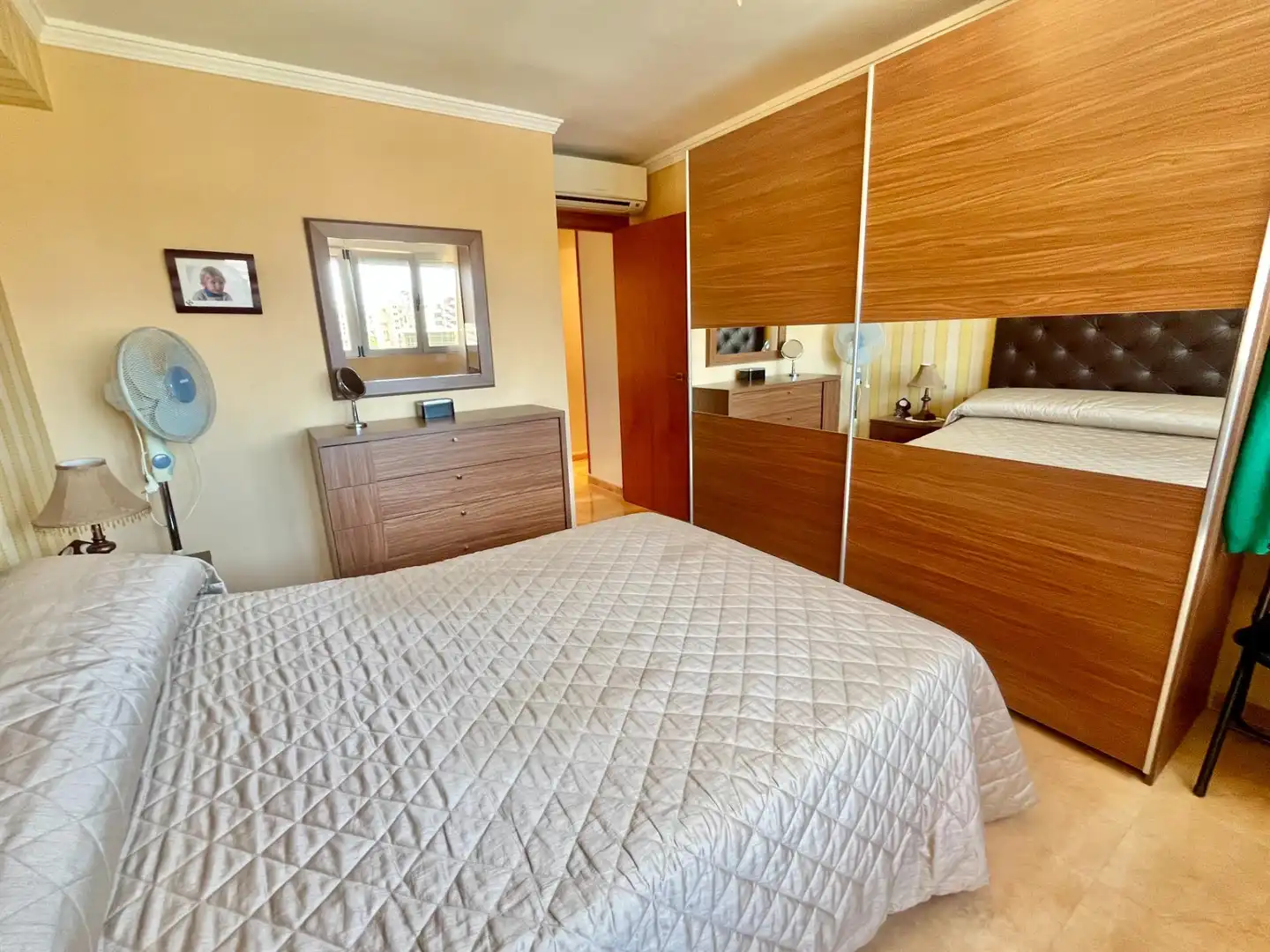 Habitación de Piso en venta en Alicante / Alacant con Aire acondicionado, Calefacción y Piscina comunitaria