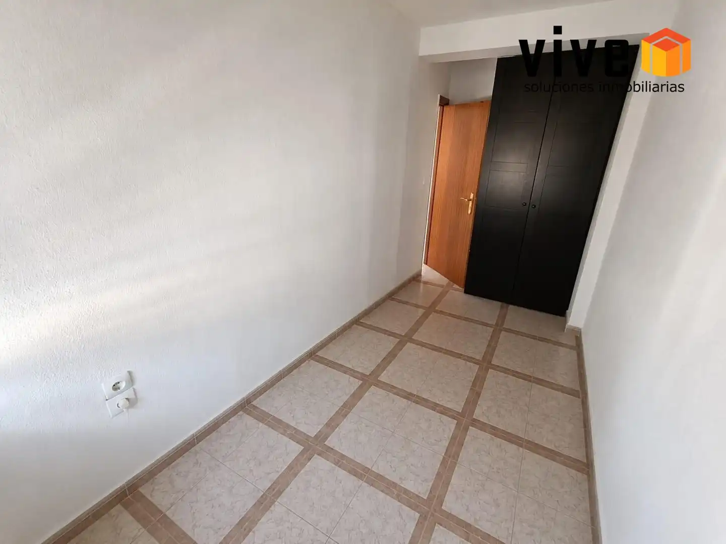 Bedroom of Flat for sale in Sevilla  with Air Conditioner and Heating