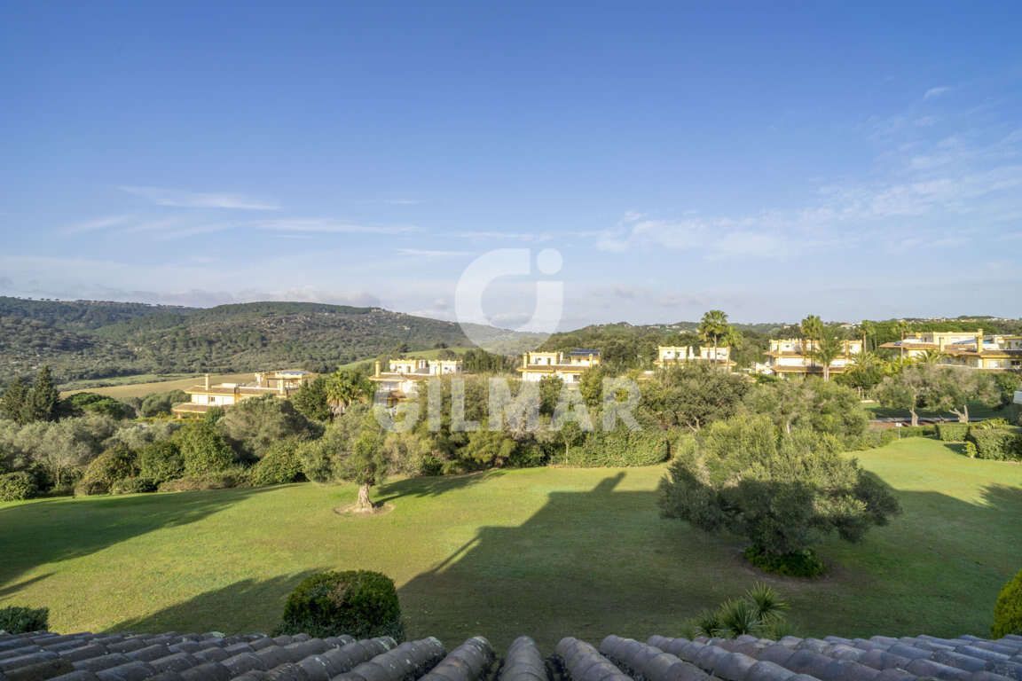 Jardí de Àtic en venda en Sotogrande amb Aire condicionat, Terrassa i Traster