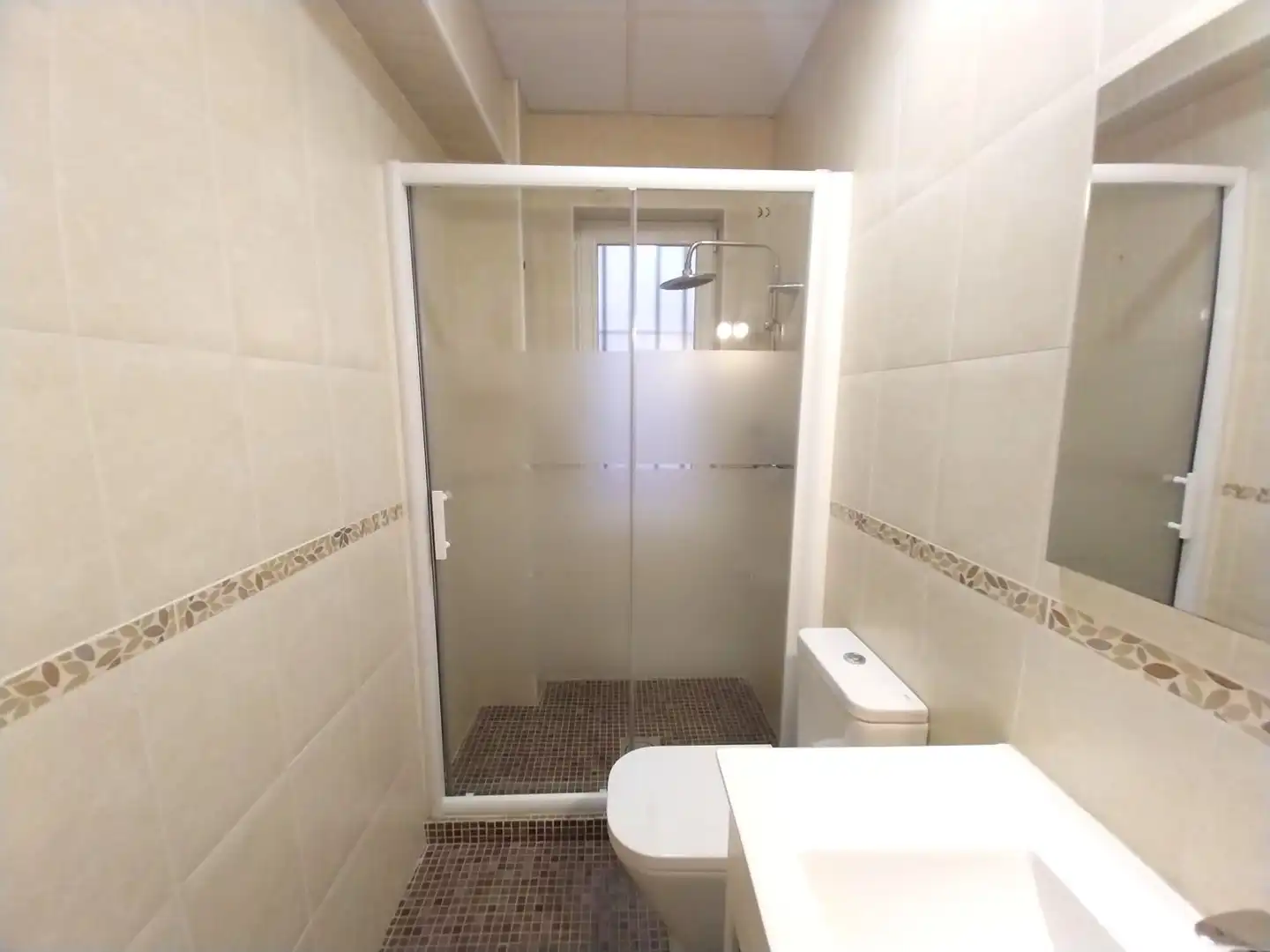 Bany de Pis en venda en Valladolid amb Calefacció, Parquet i Terrassa