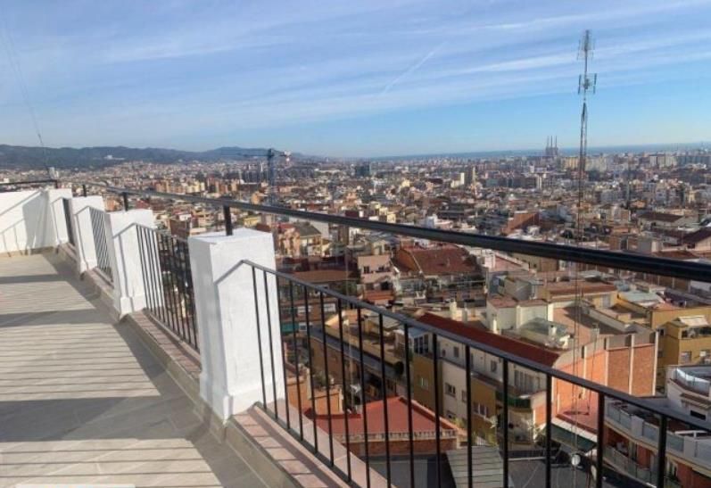 Exterior view of Attic to rent in  Barcelona Capital  with Air Conditioner, Heating and Terrace