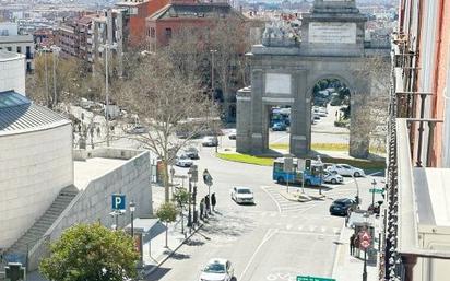 Exterior view of Flat for sale in  Madrid Capital  with Air Conditioner and Balcony