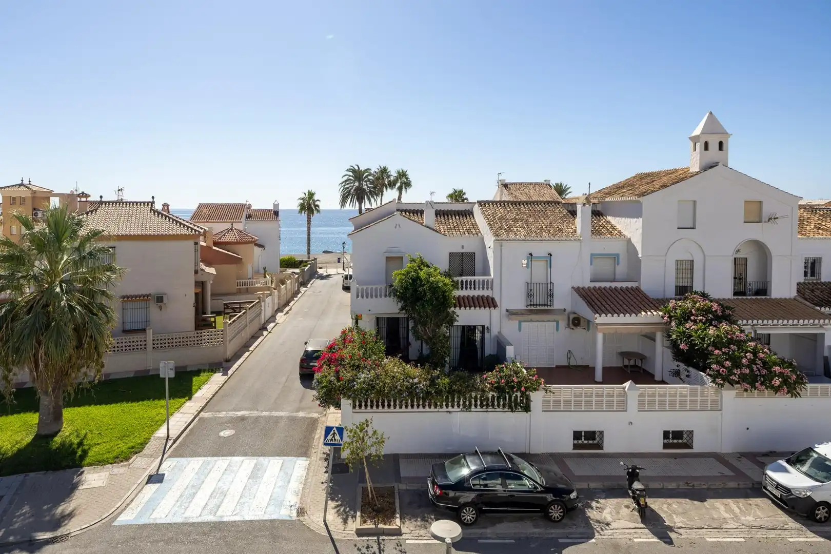 Außenansicht von Einfamilien-Reihenhaus zum Verkauf in Motril mit Klimaanlage, Möbliert und Balkon